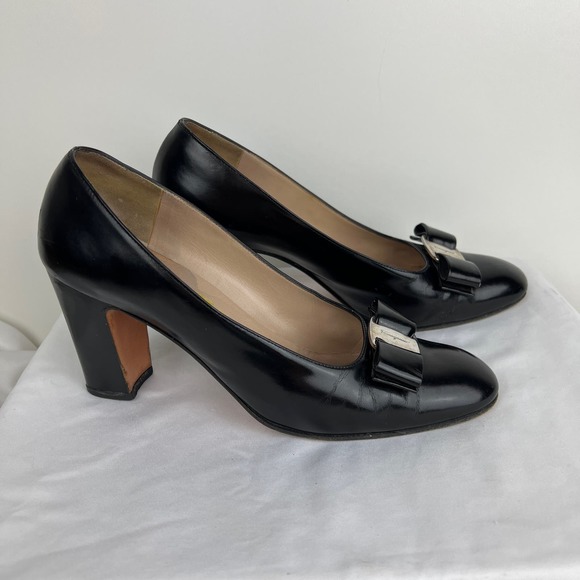 Salvatore Ferragamo Black Bow Embellished Block Heel Pumps - Picture 4 of 14